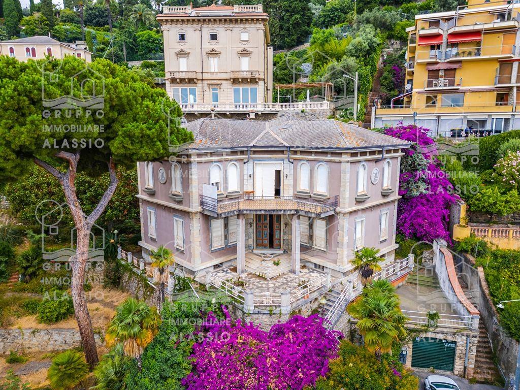 Villa, Alassio