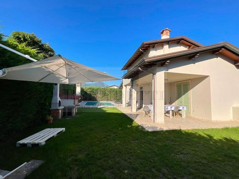 Villa, Pietrasanta