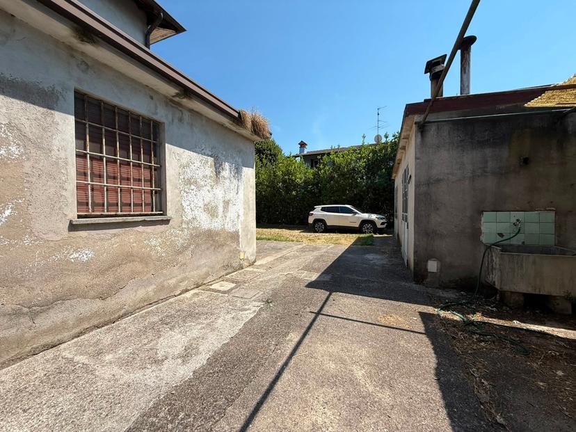 Casa indipendente in Viale Cesare Battisti 126, Rovato — foto 2 di 5