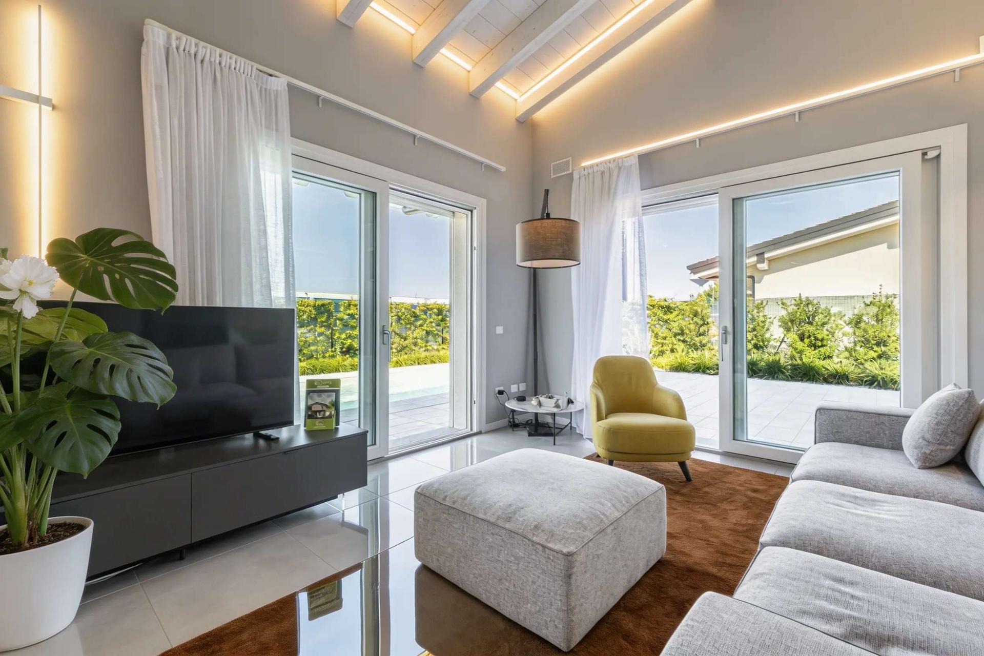 Villa unifamiliare in Via I Barbieri, Padenghe sul Garda