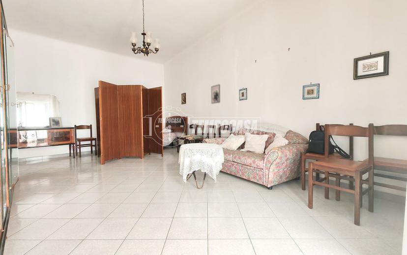 Casa indipendente in Via Alessandro Volta, Gioia del Colle — foto 3 di 5