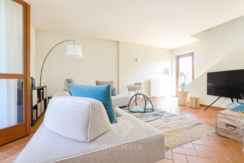 Villa unifamiliare in Via Carducci 16, Besnate — foto 2 di 5