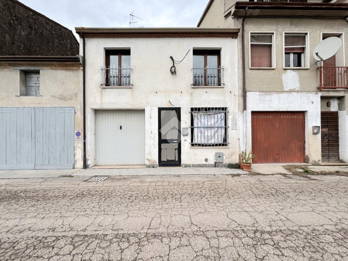 Casa indipendente in Stradello Maffei 4, San Benedetto Po