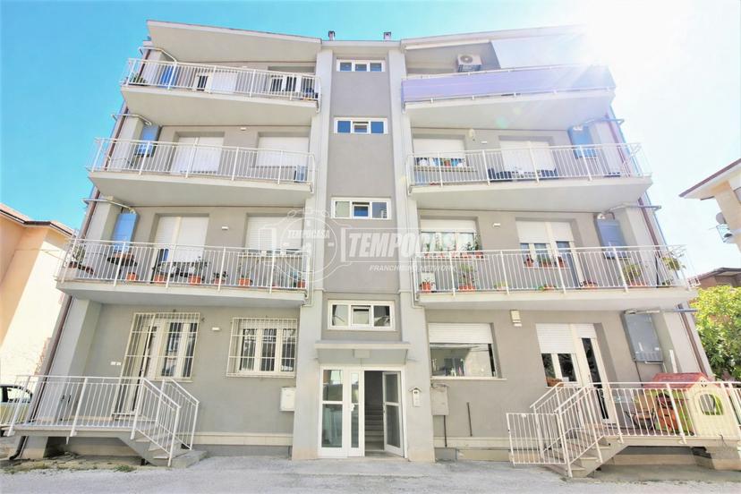 Trilocale in Via Gaetano Properzi 274, Porto San Giorgio — foto 3 di 5