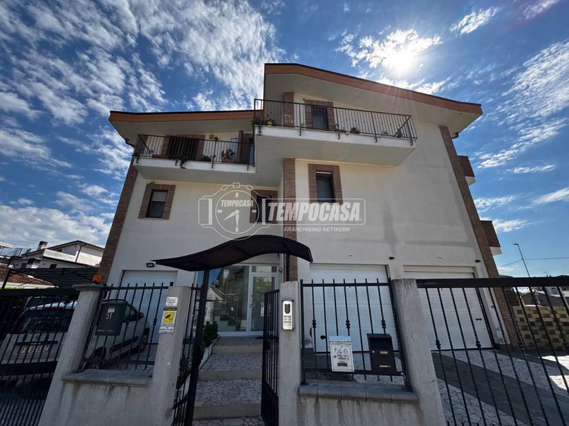 Quadrilocale in Via Antonella d'Aquino 55, Francavilla al Mare — foto 2 di 5