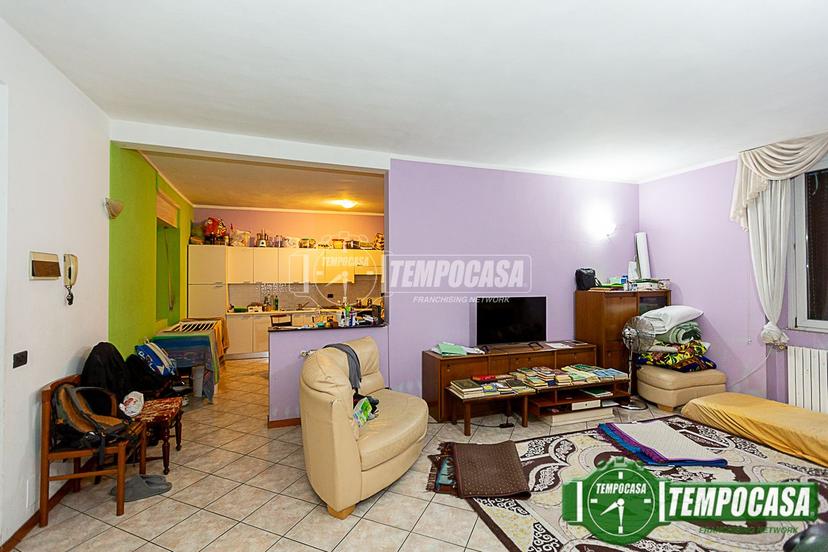 Trilocale in Via Battista Mottini 41, Romano di Lombardia — foto 3 di 5