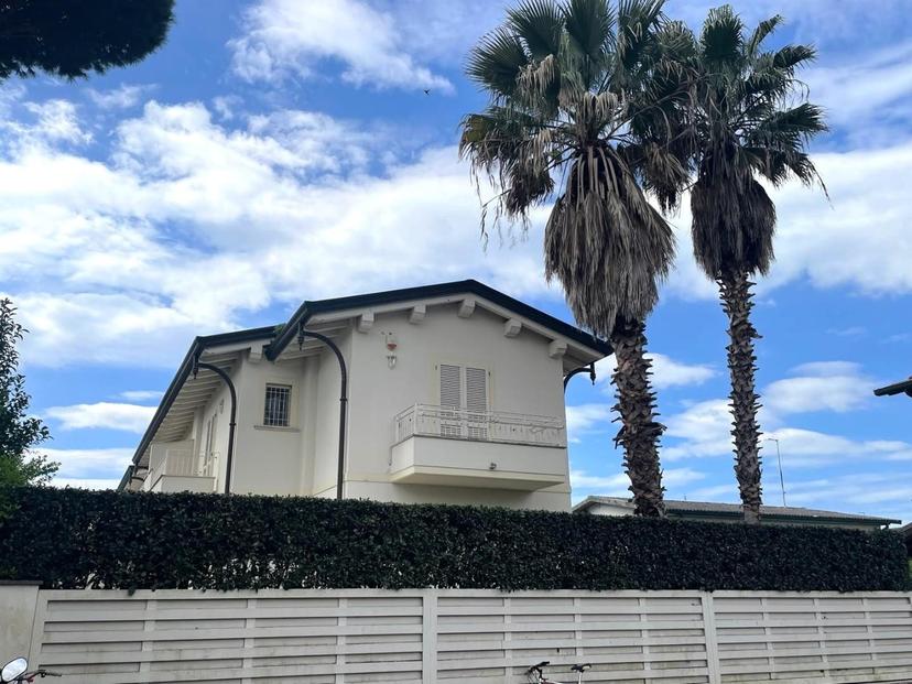 Villa bifamiliare, Montignoso — foto 4 di 5