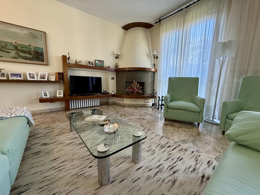 Villa in Via Mantegna, Trezzano sul Naviglio