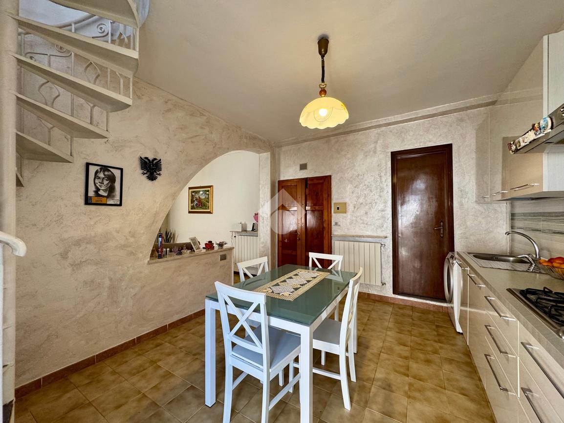 Trilocale in Via Castegnate 12, Terno d'Isola