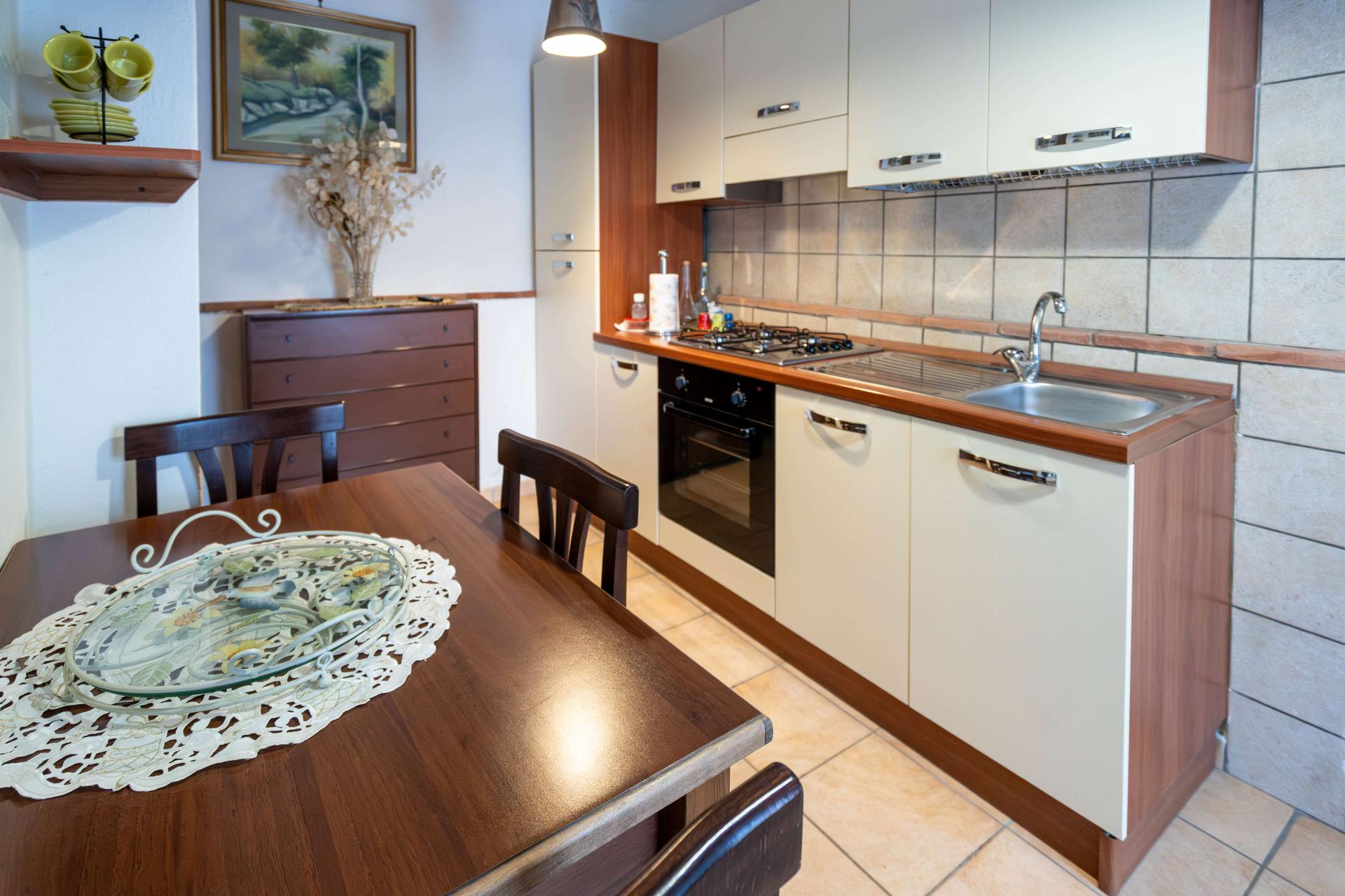 Porzione di casa in Contrada Fontana, Torre Cajetani