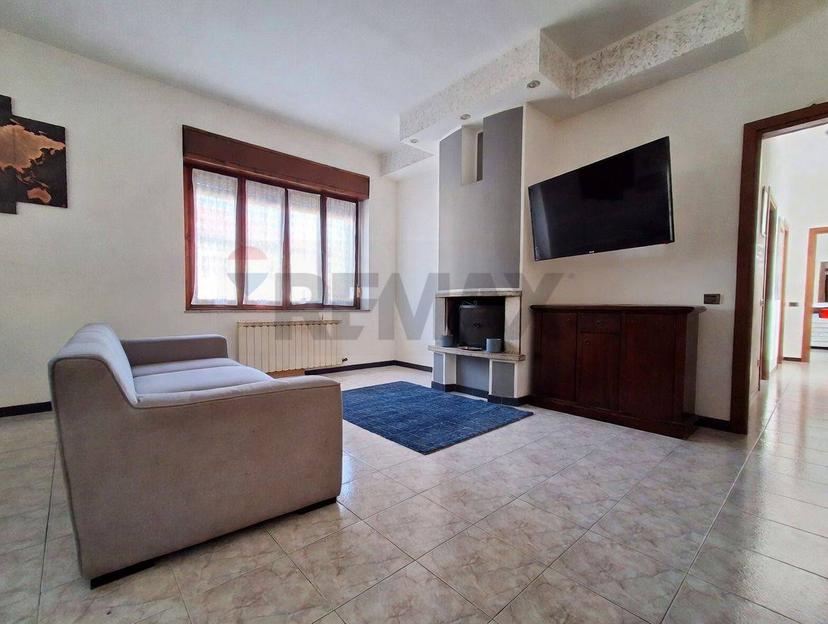 Trilocale in Via Mazzini 24, Gorla Maggiore — foto 3 di 5