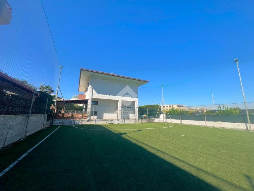 Villa in Viale Michelangelo 3, Mondragone — foto 3 di 5
