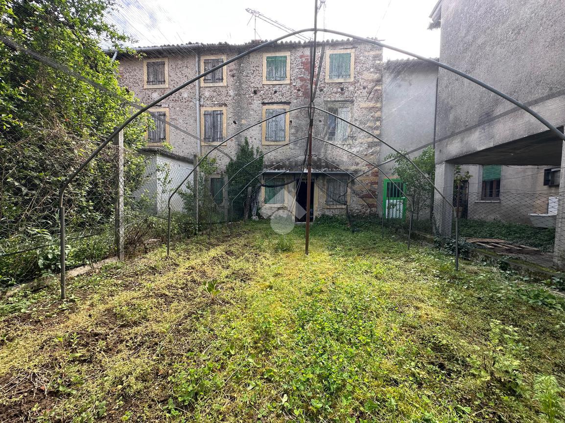 Rustico in Località Colombara di S. Vito, Bussolengo