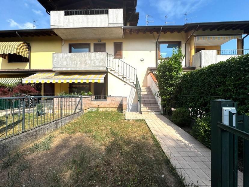 Trilocale in Via Giacinto Gaggia, Capriolo — foto 2 di 5