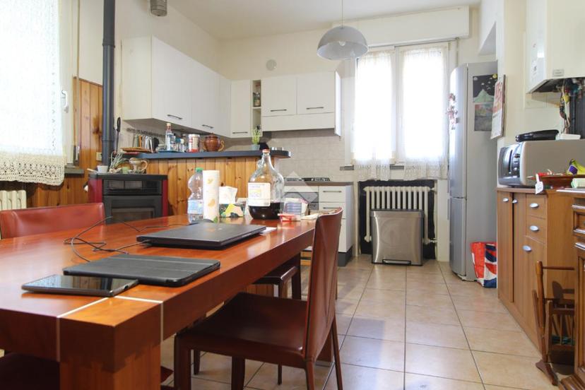 Quadrilocale in Via l. Ariosto 11, Bagnolo in Piano — foto 2 di 5