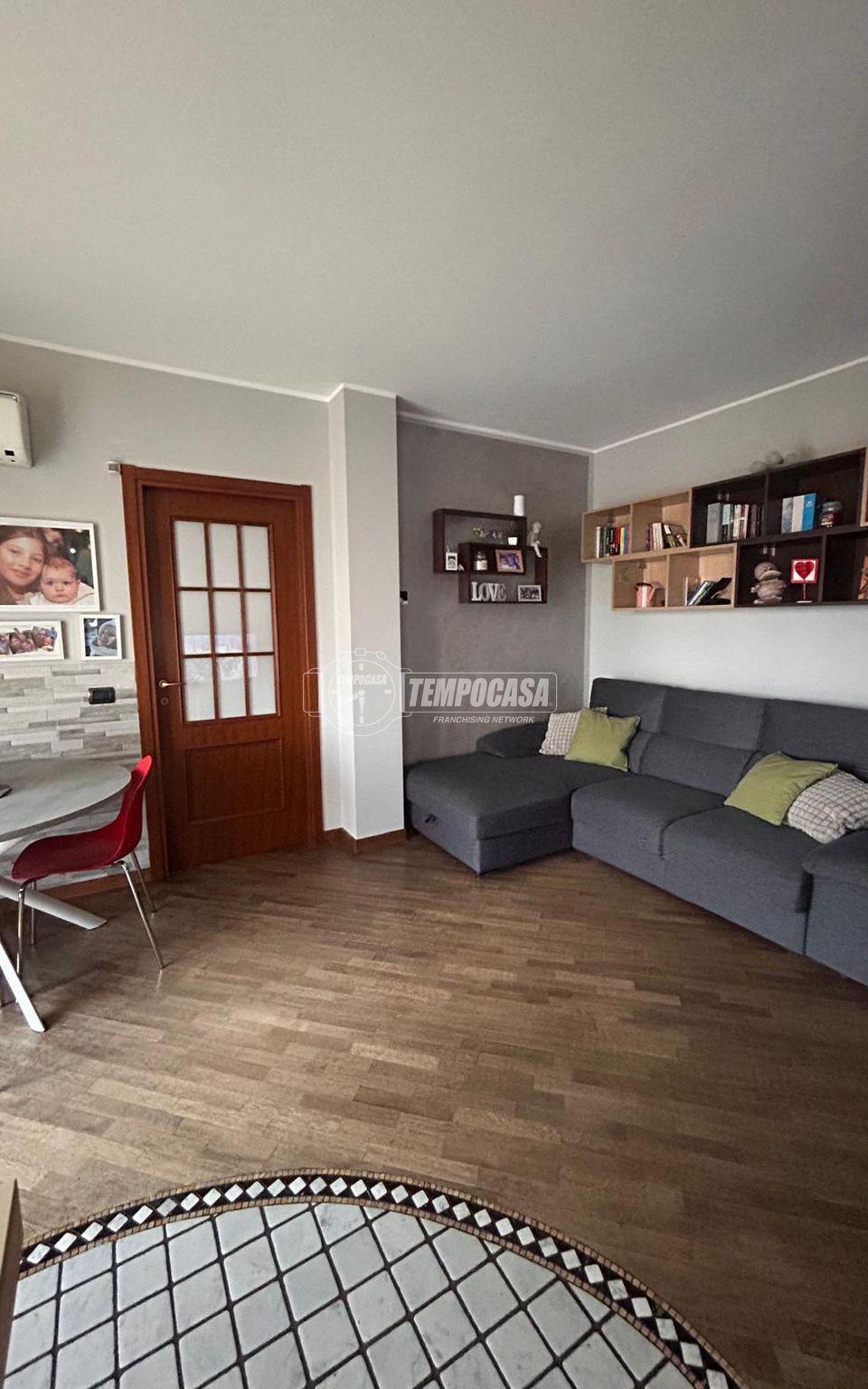 Trilocale in Via Santa Sofia 152, Cislago