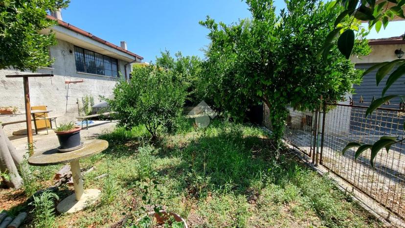 Casa indipendente in Via Alcide De Gasperi 1, Monsampolo del Tronto — foto 3 di 5