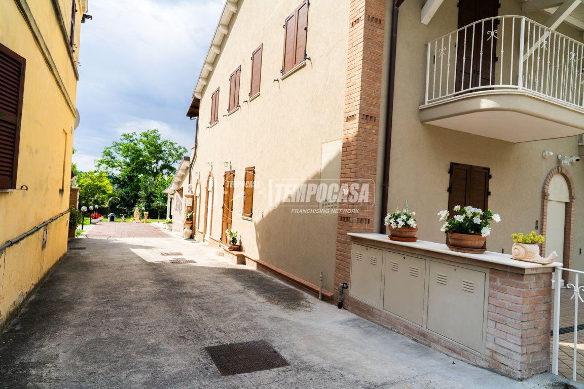Casa indipendente in Via Flaminia, Colli al Metauro