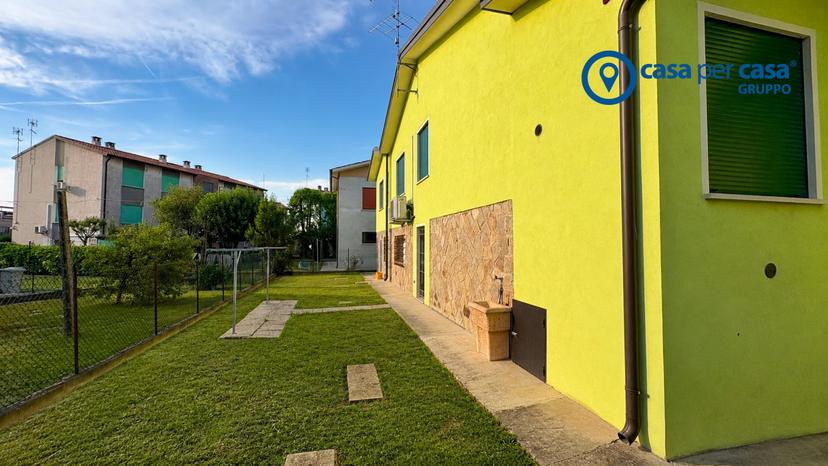 Villa in Via Cristoforo Colombo, Polesella — foto 4 di 5