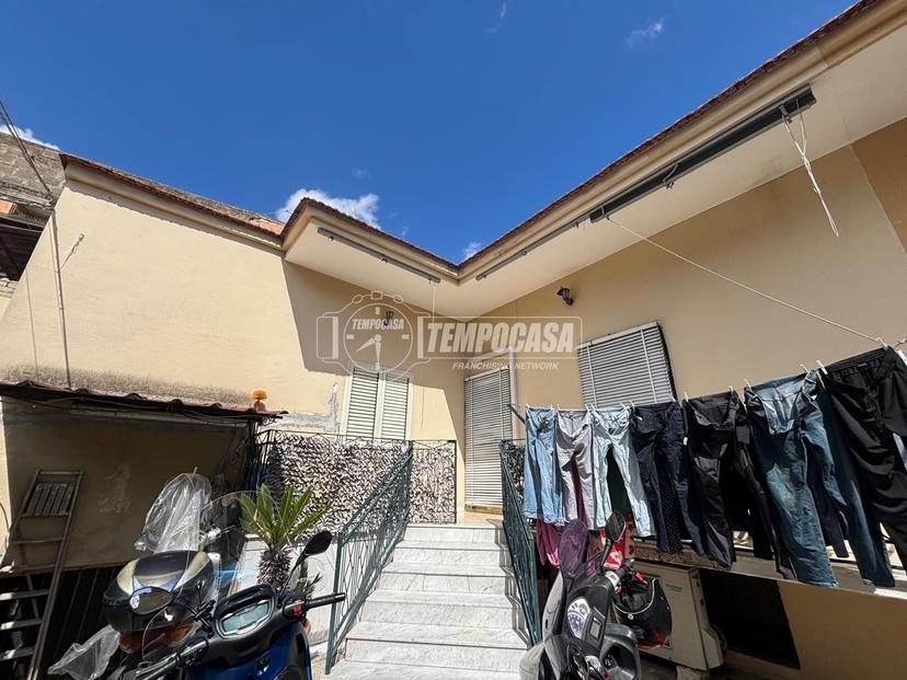 Bilocale in Viale San Francesco d'Assisi 24, Giugliano in Campania — foto 2 di 5