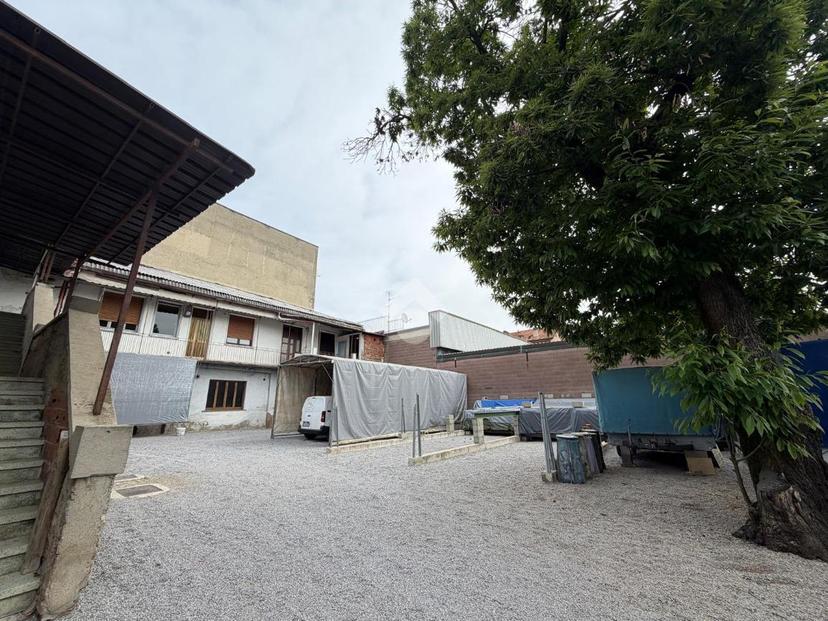 Quadrilocale in Via V. Monti 101, Seregno — foto 3 di 5