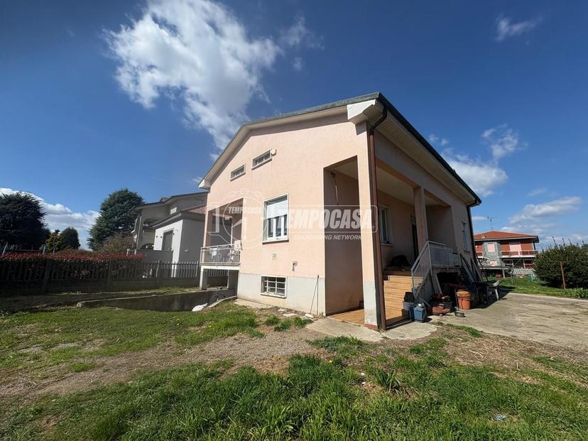 Villa in Via Leopardi, Cogliate — foto 2 di 5