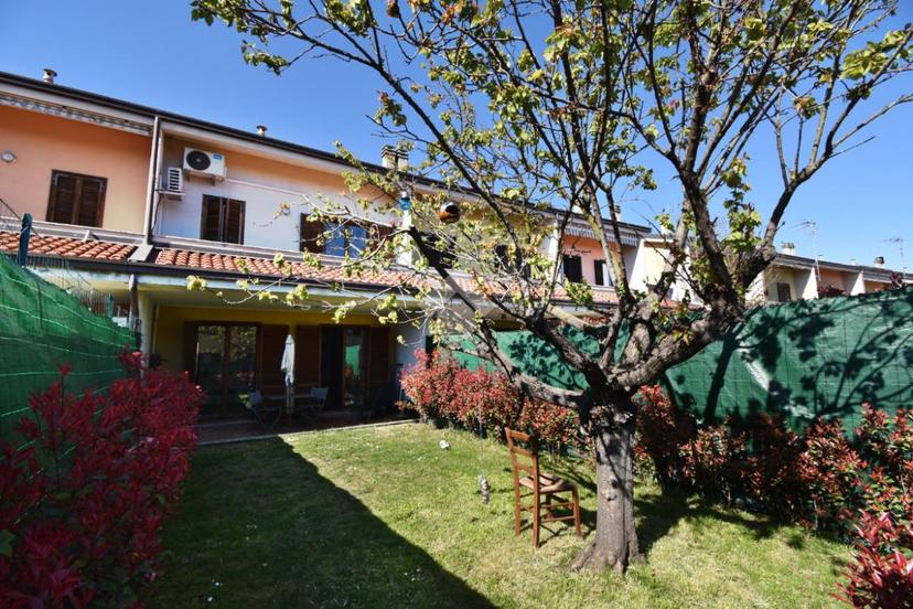 Villa a schiera in Via Don Mosetto 7, Ivrea — foto 2 di 5