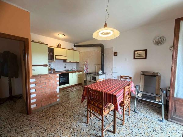 Trilocale in Via Cesare Battisti, Pietralunga — foto 2 di 5