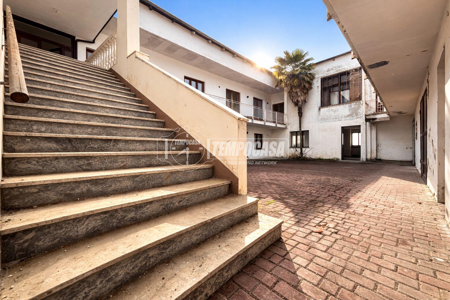 Casa indipendente in Via Umberto I, Cuceglio