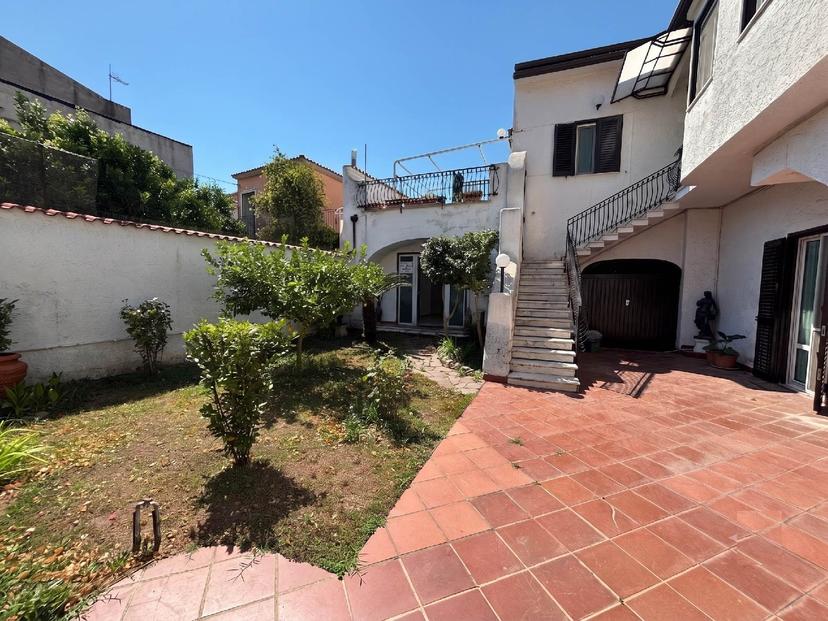 Villa in Via Campanile, Mondragone