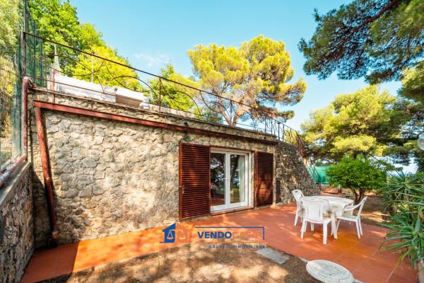 Villa in Via dei Pini 17, Spotorno — foto 4 di 5