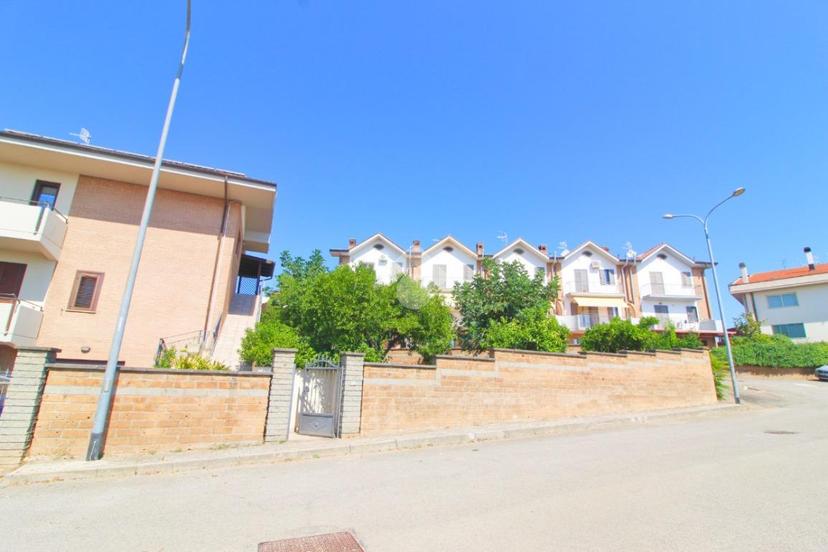 Villa in Via Archimede 52, San Martino in Pensilis — foto 2 di 5