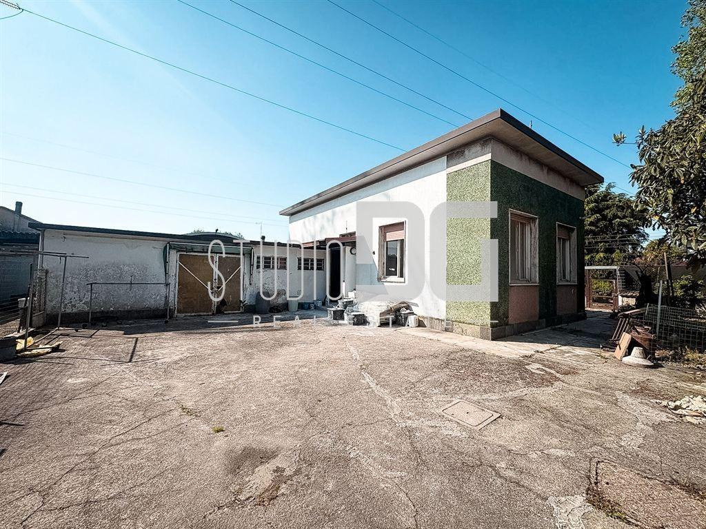 Villa in Via della Repubblica, Seveso