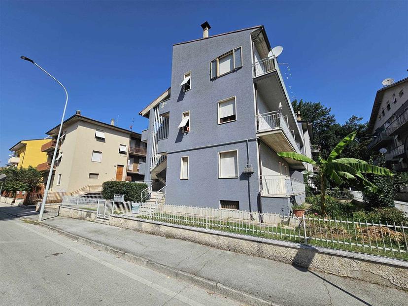 Quadrilocale, San Severino Marche — foto 4 di 5
