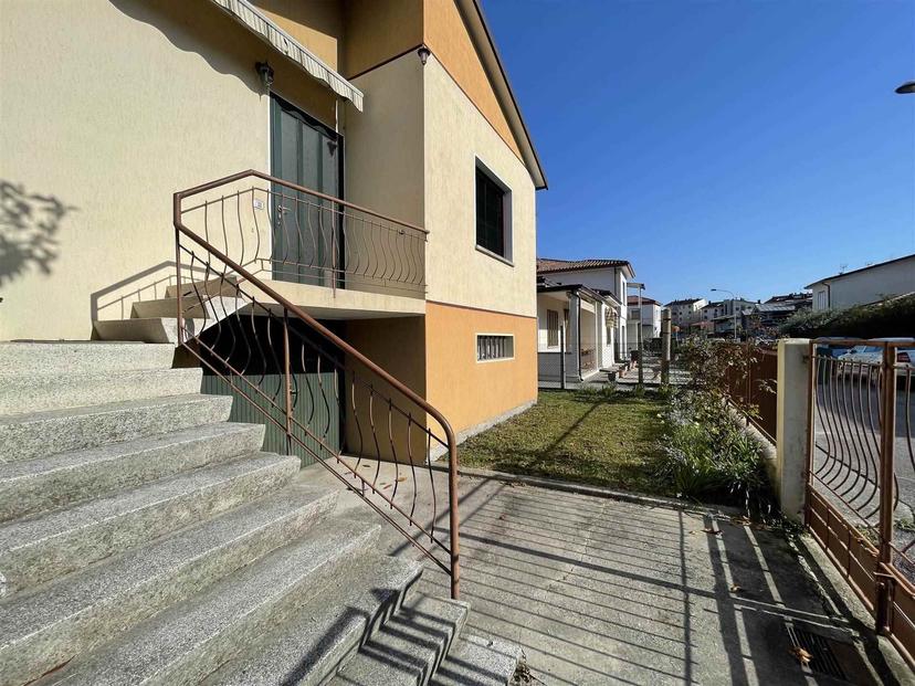 Casa indipendente in Via Verdi, Portogruaro — foto 3 di 5