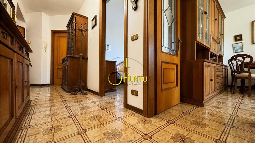 Trilocale in Via Aurelia Ponente Snc, Ospedaletti