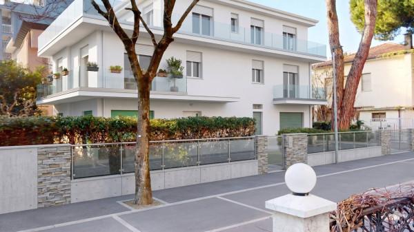 Villa bifamiliare in Viale Vincenzo Monti 43, Riccione — foto 2 di 5