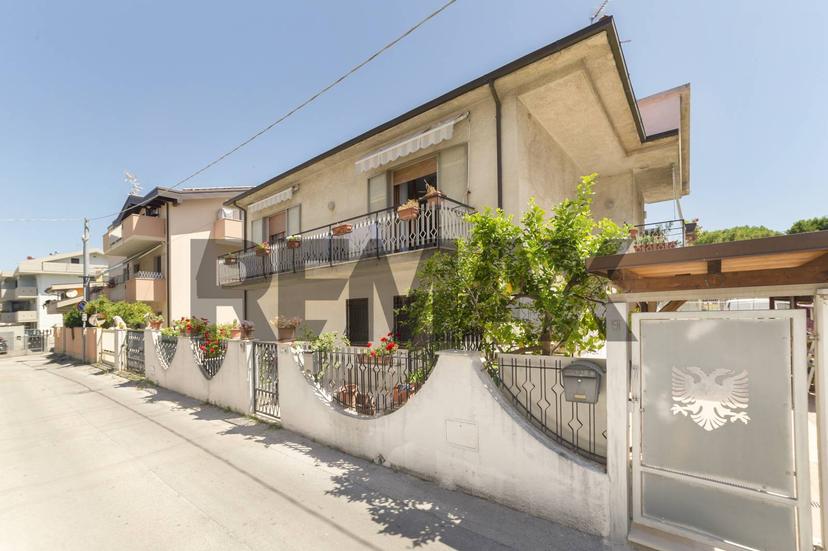 Casa indipendente in Via Morosini 9, Montesilvano — foto 3 di 5