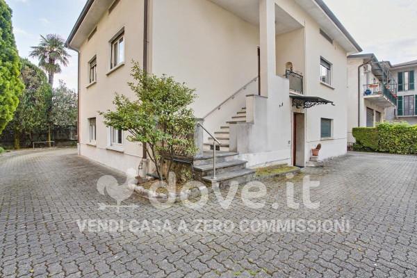Villa in Via Martiri della Libertà 26, Laveno-Mombello
