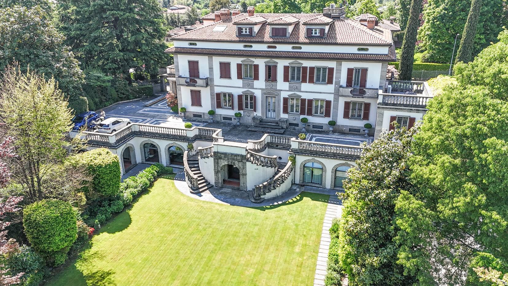 Villa in Via Gaetano Donizetti 125, Brembate di Sopra