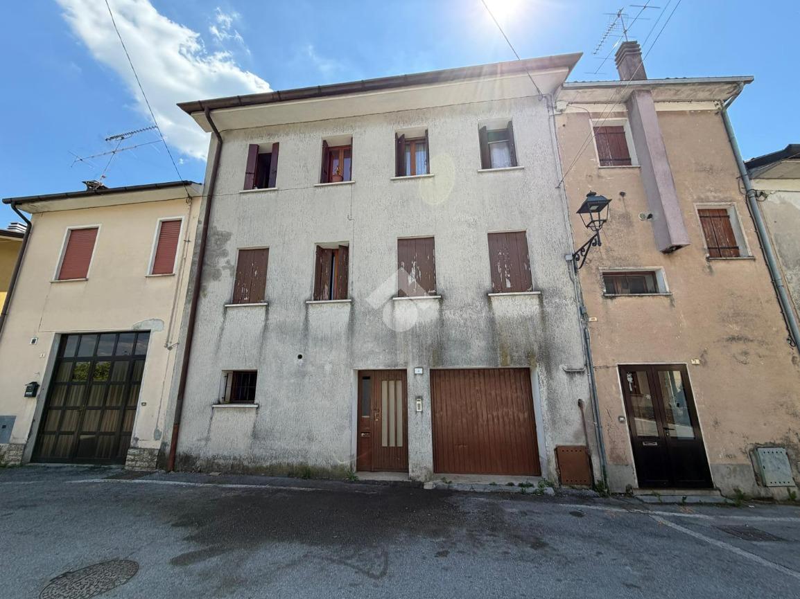 Casa indipendente in Via Lizzor 4, Valdobbiadene