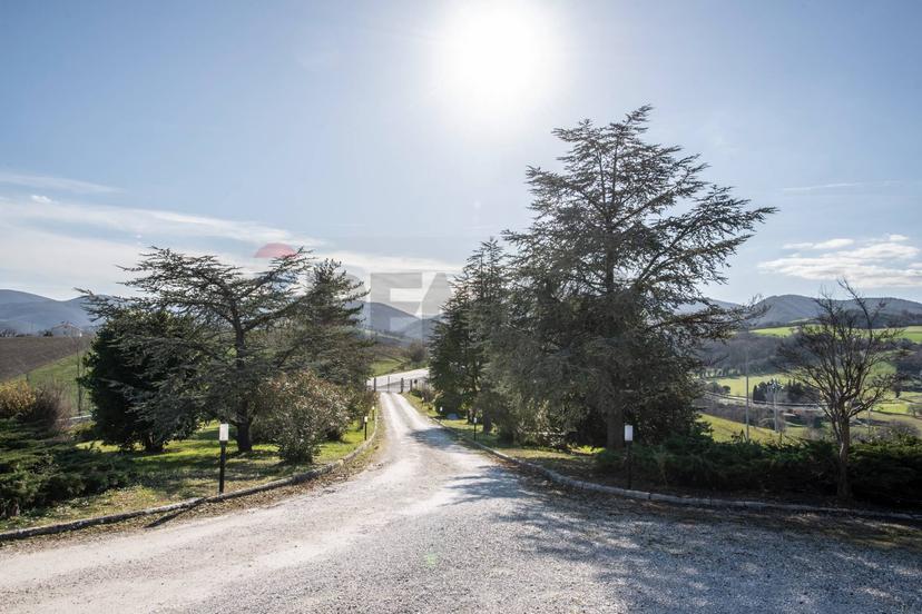 Villa in Frazione Piticchio 375, Arcevia — foto 3 di 5