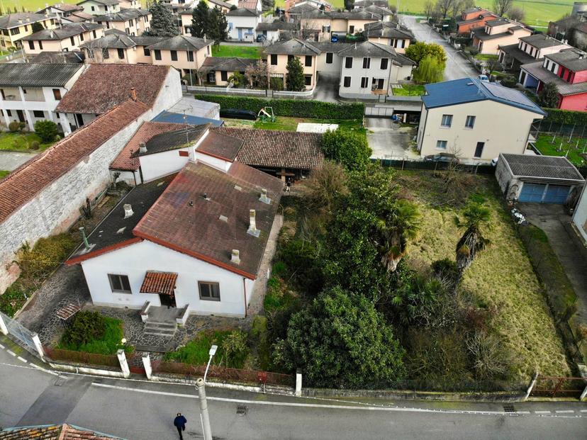Casa indipendente in Via Alessandro Manzoni 26, Corte de' Frati — foto 5 di 5