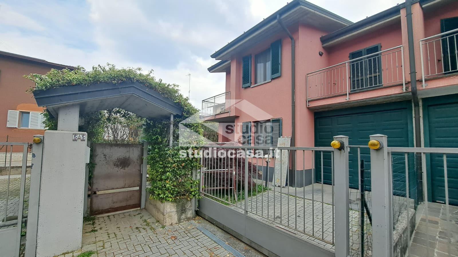 Villa a schiera in Via Brusocchi, Fornovo San Giovanni