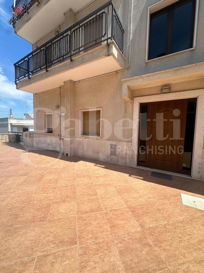 Trilocale in Vico II Ovidio, Ceglie Messapica — foto 4 di 5