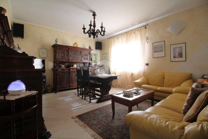 Quadrilocale in Via Pasubio 14, Brandizzo — foto 3 di 5