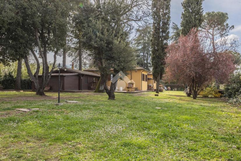 Villa in Via Cassia Botte, Vetralla — foto 2 di 5