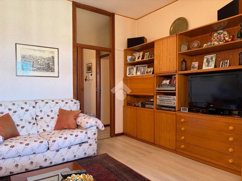 Trilocale in Via Betti Ugo 121, Milano