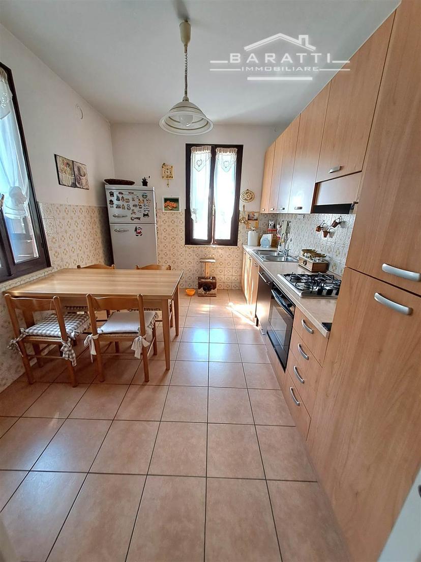 Villa bifamiliare, Poggio Rusco — foto 3 di 5