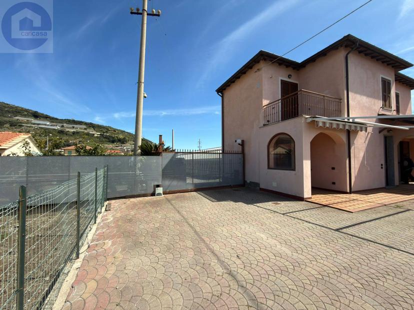 Casa indipendente in Strada Vicinale Prati Ovest Snc, Riva Ligure — foto 4 di 5